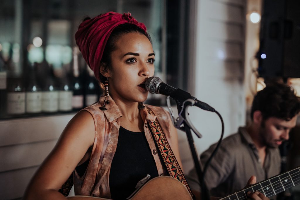 Janda Events Alisha Singer Guitarist